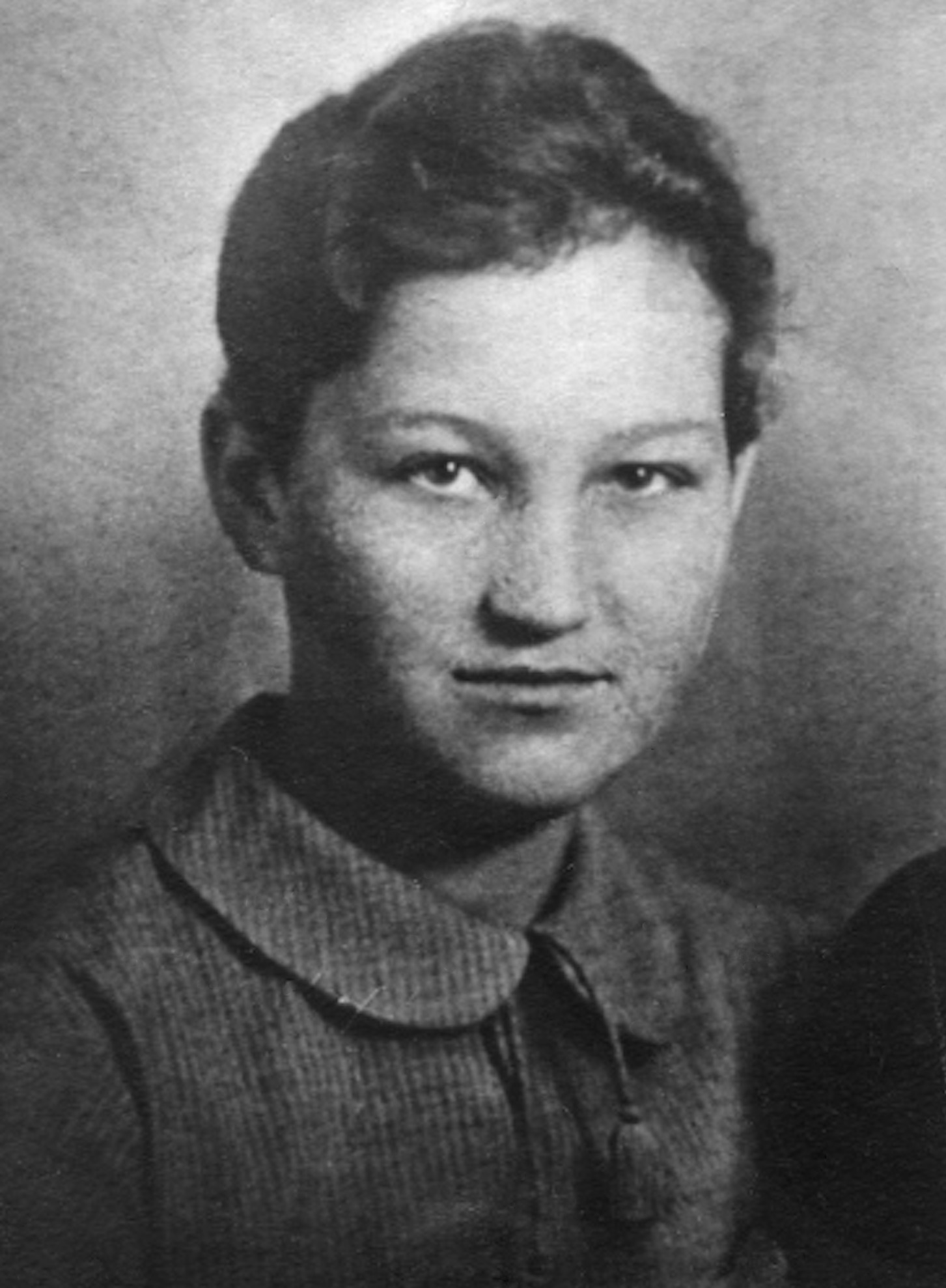 Архивный портрет Зои Космодемьянской